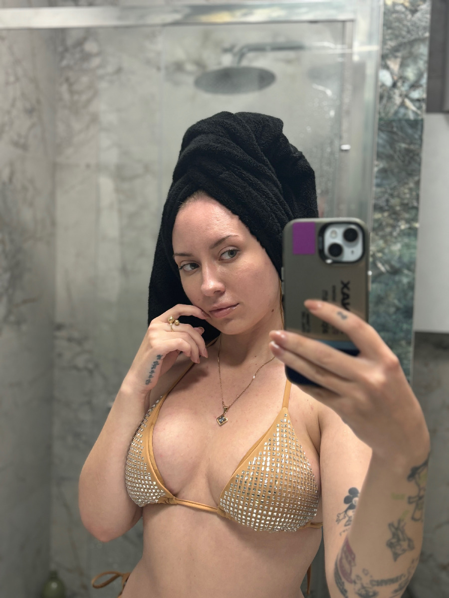 Nude girl KateV in Belize