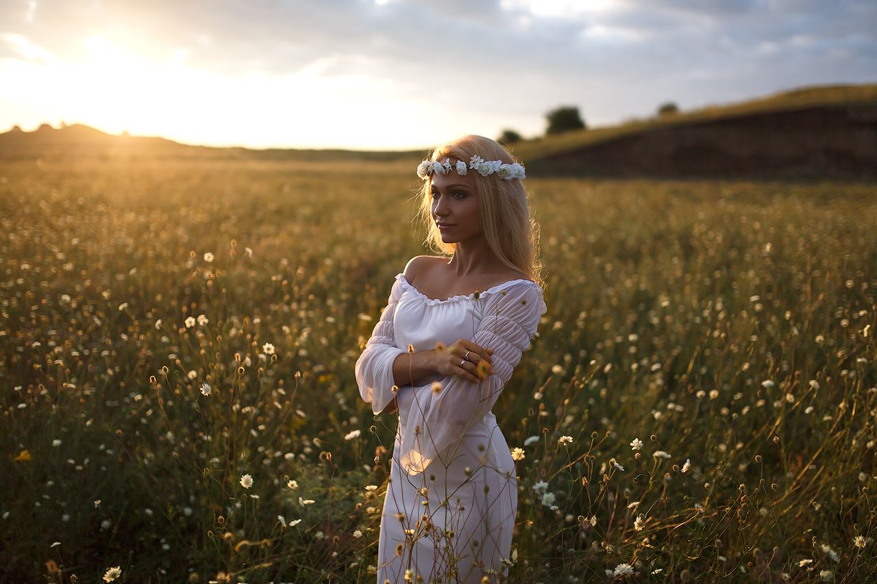 Girls in Slavic costumes in Belize